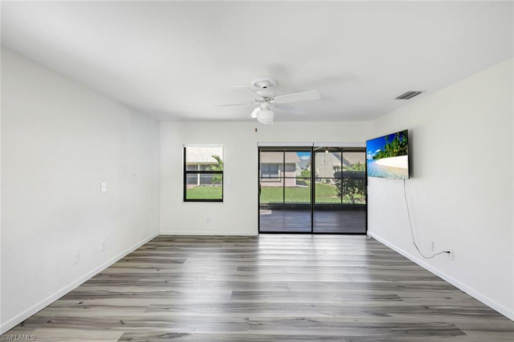 11091 Caravel Cir Property Photo 16