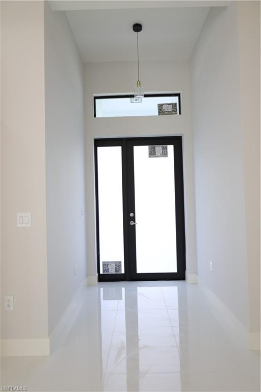 438 Rathburn St Property Photo 3