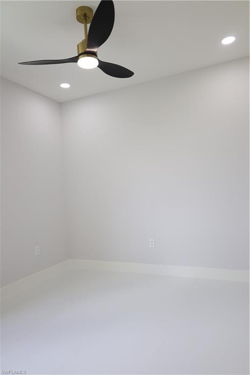 438 Rathburn St Property Photo 22