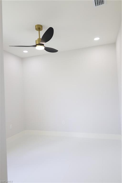 438 Rathburn St Property Photo 23