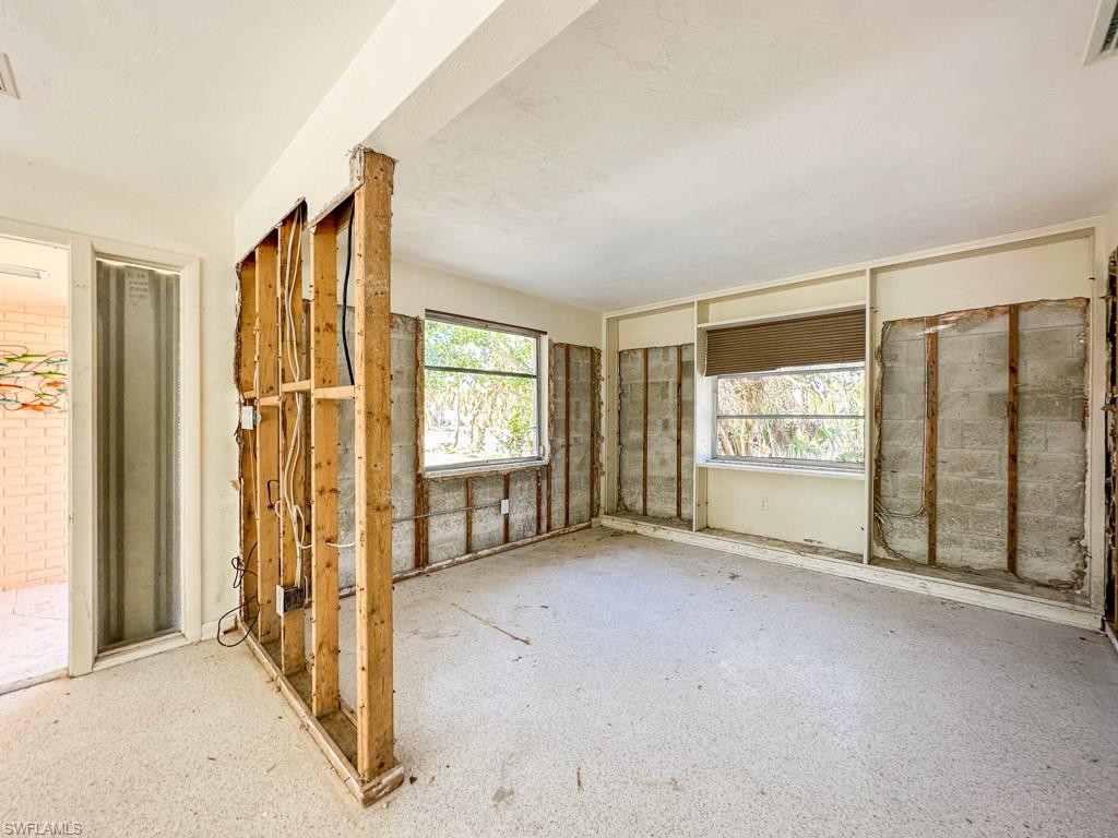 1314 Tahiti Dr Property Photo 17