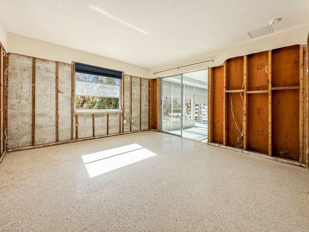 1314 Tahiti Dr Property Photo 22