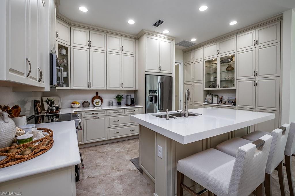6867 Saona Ct Property Photo 10