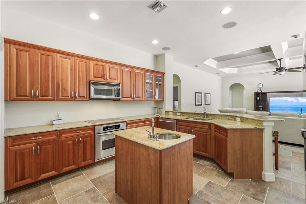 10711 Wintercress Dr Property Photo 8