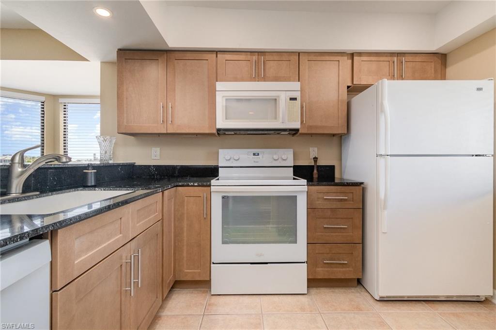21490 Bay Village Dr # 261 Property Photo 10