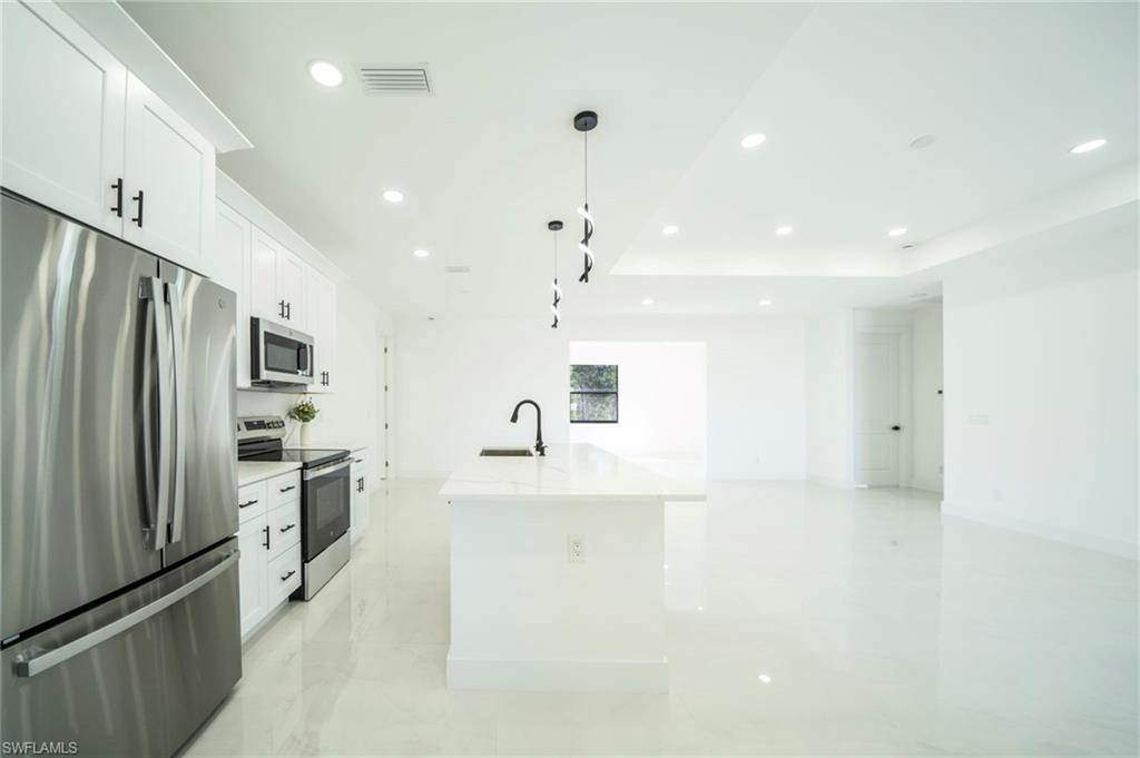 3003 52nd St W Property Photo 11