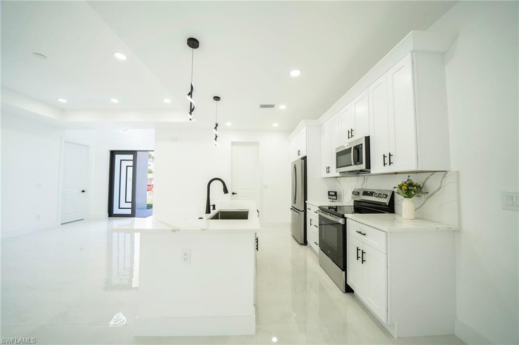 3003 52nd St W Property Photo 14