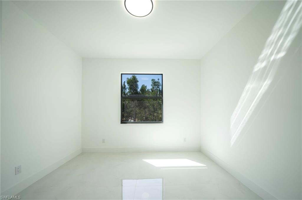 3003 52nd St W Property Photo 31