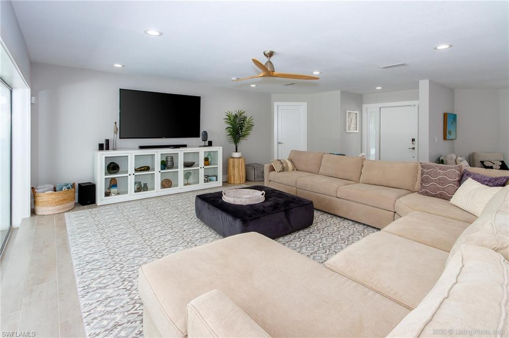 4925 Del Prado Blvd S Property Photo 12