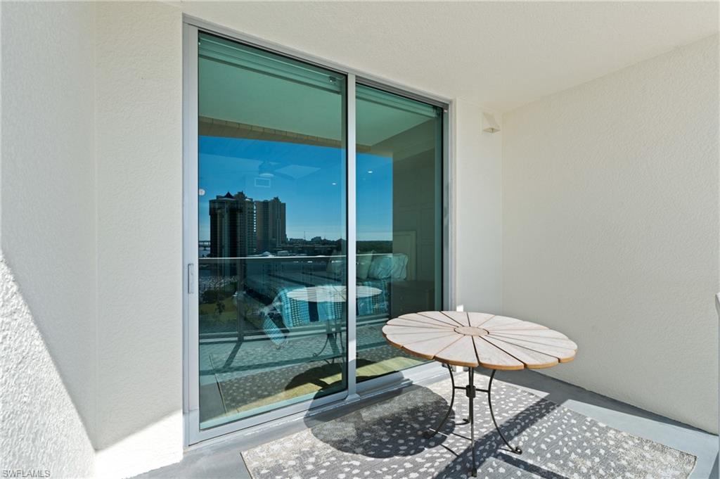 3000 Oasis Grand Blvd # 1004 Property Photo 34