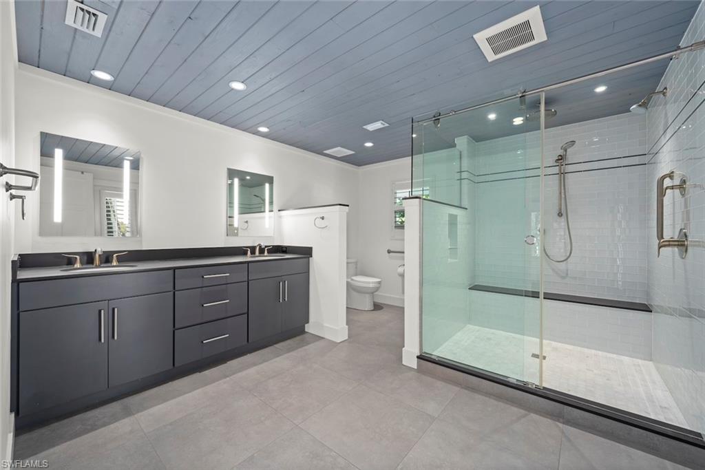 16886 Captiva Dr Property Photo 33