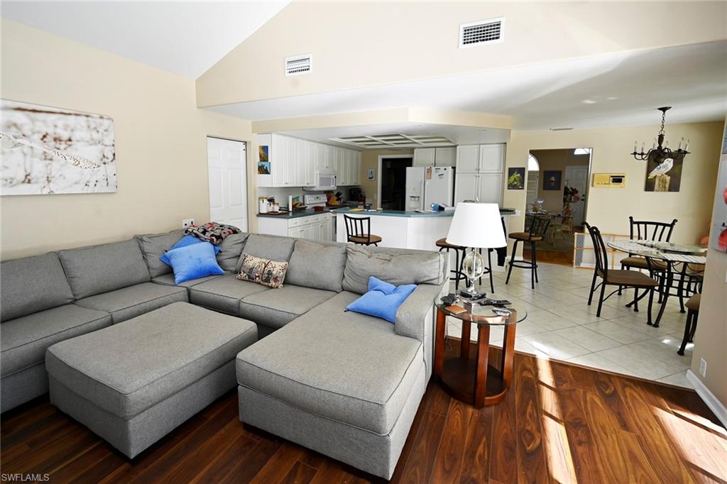15176 Fiddlesticks Blvd Property Photo 4