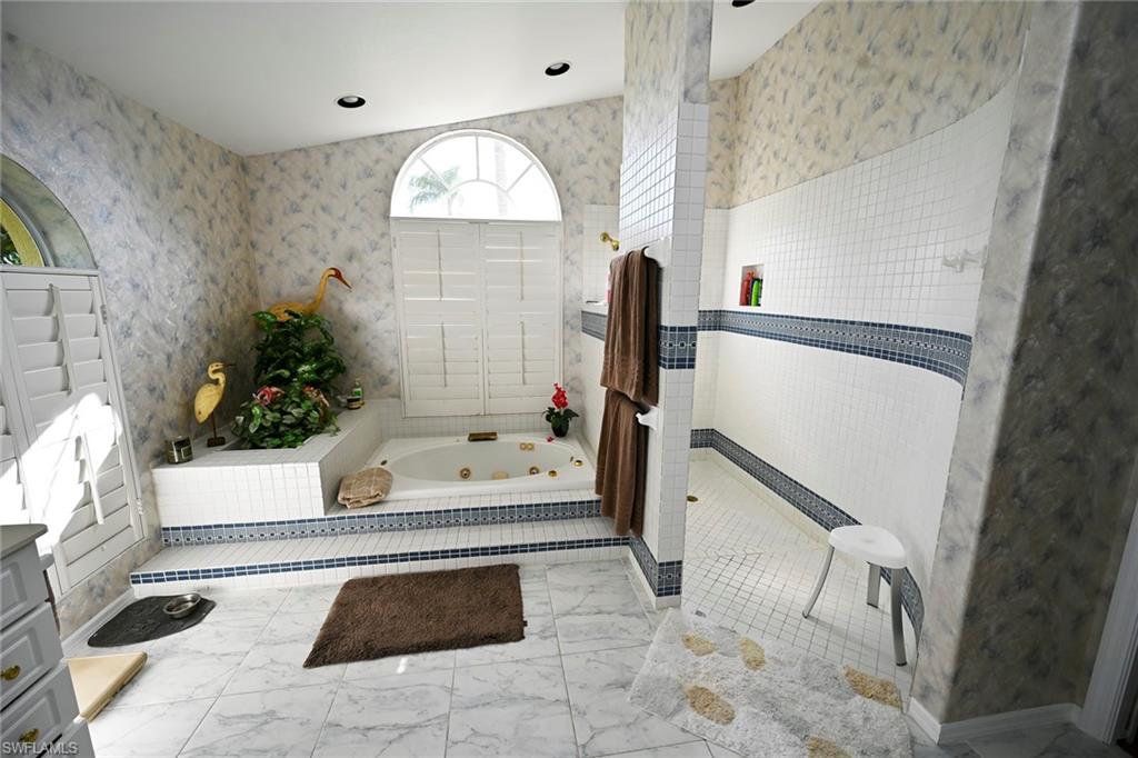15176 Fiddlesticks Blvd Property Photo 10