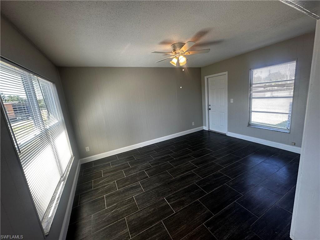 1202 Archdale St Property Photo 2