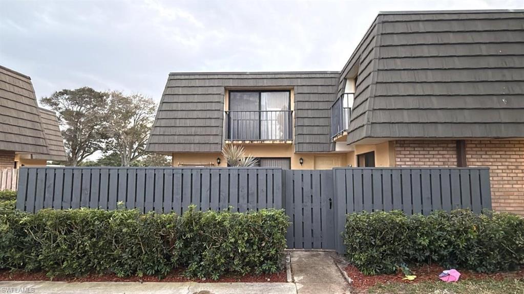 905 9th Way Property Photo