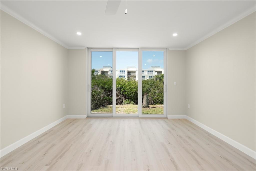 200 Periwinkle Way 132 Property Photo 12