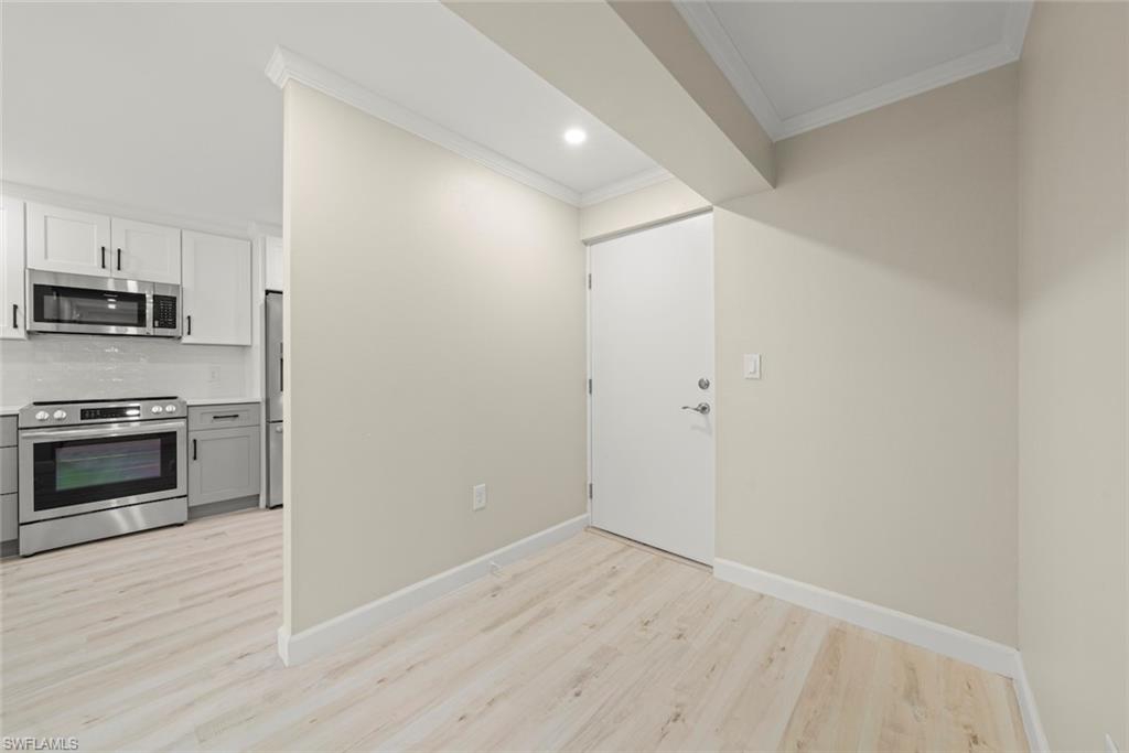 200 Periwinkle Way 132 Property Photo 24