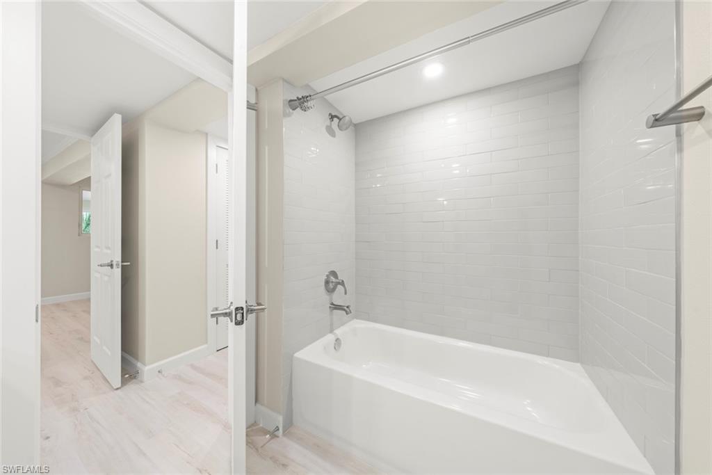 200 Periwinkle Way 132 Property Photo 37