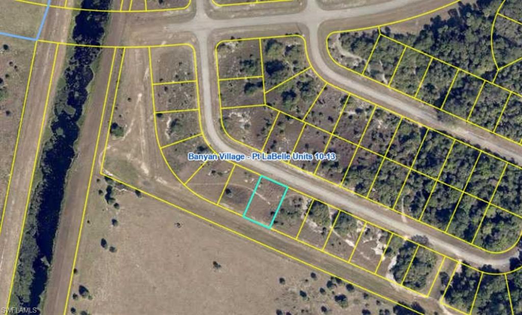 477 W Almeria Dr Property Photo 2
