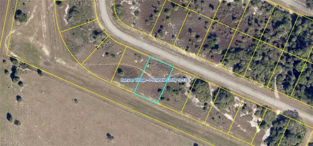 477 W Almeria Dr Property Photo 3