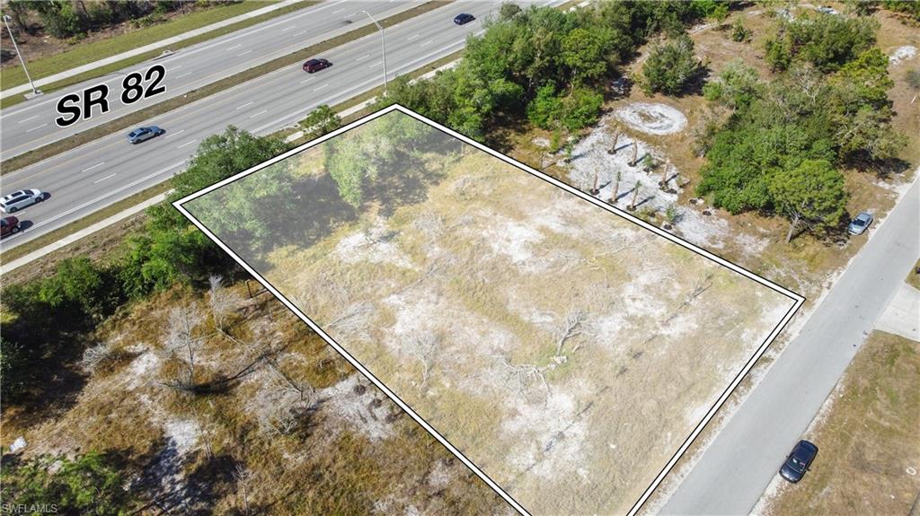 956 Meadow Rd Property Photo