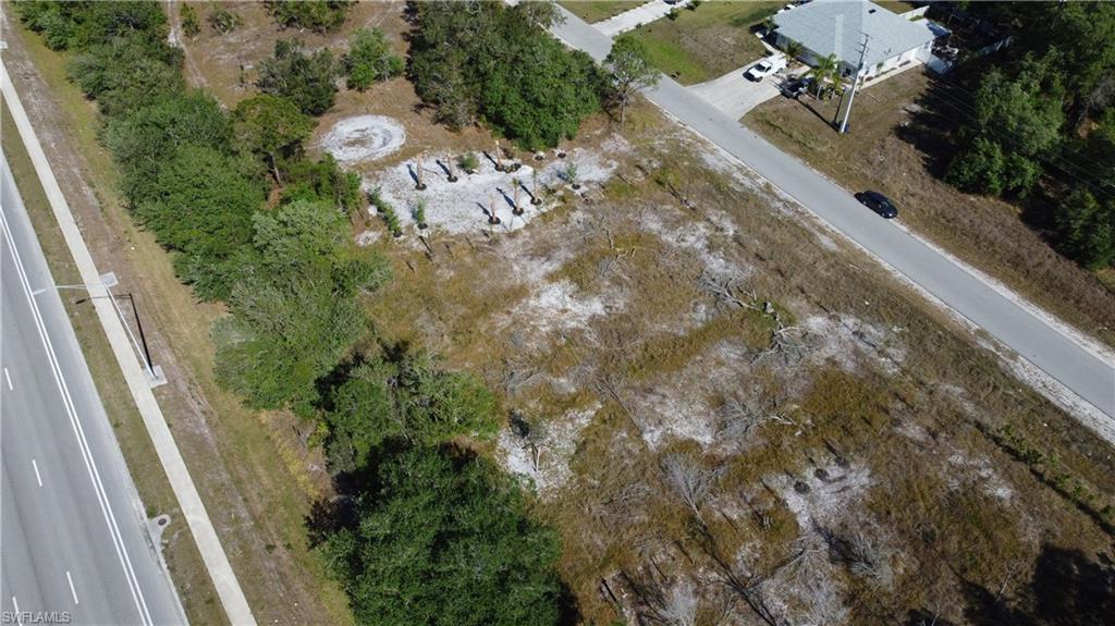 956 Meadow Rd Property Photo 4