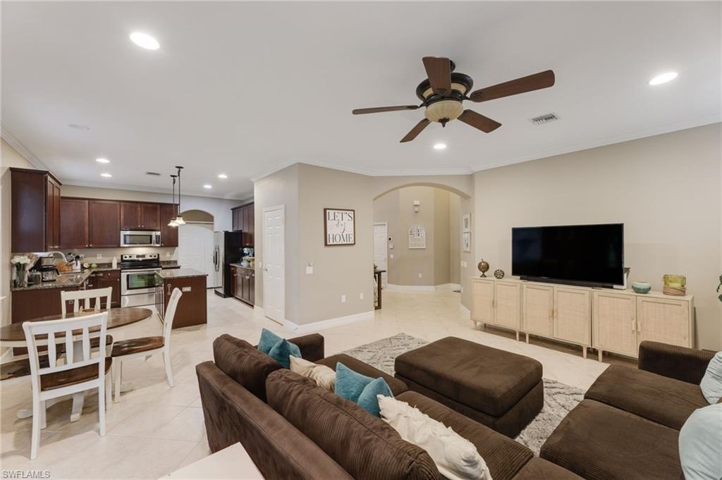 9807 Casa Mar Cir Property Photo 6