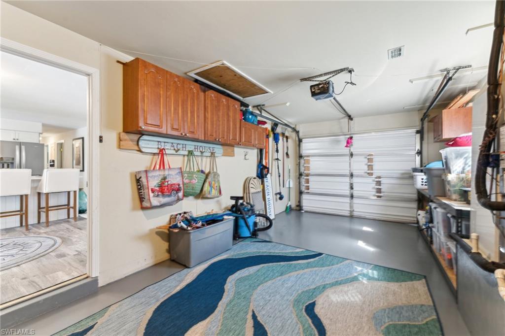 1691 Lakeside Ter Property Photo 37