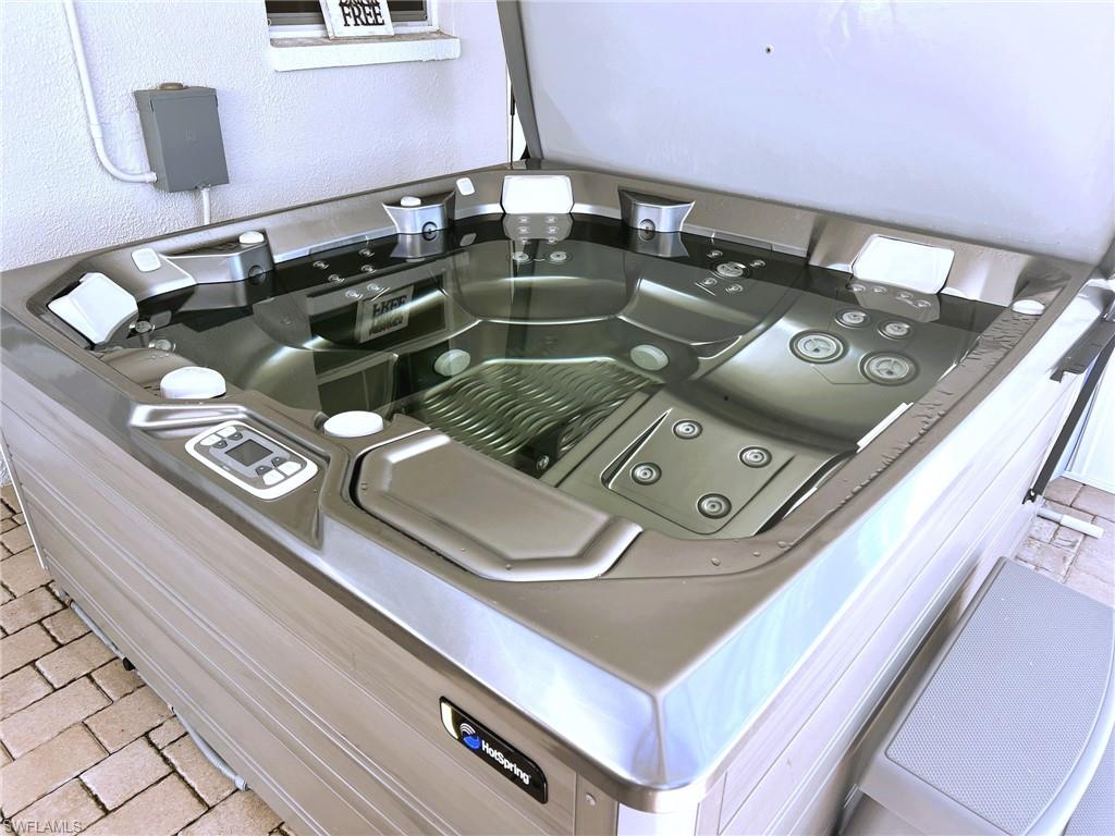1691 Lakeside Ter Property Photo 48
