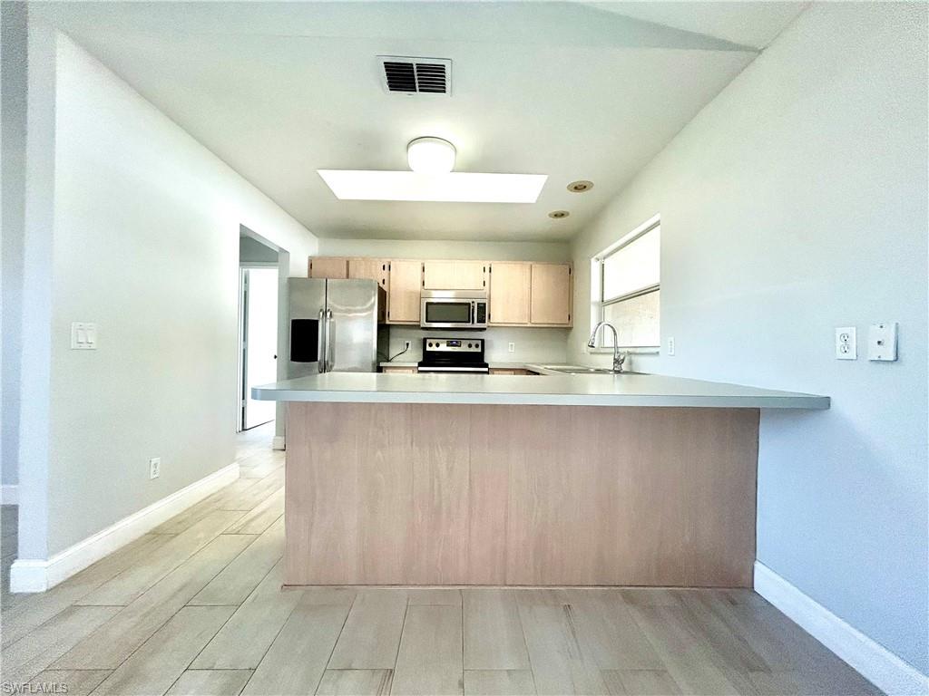 1203 Sw 34th St Property Photo 4