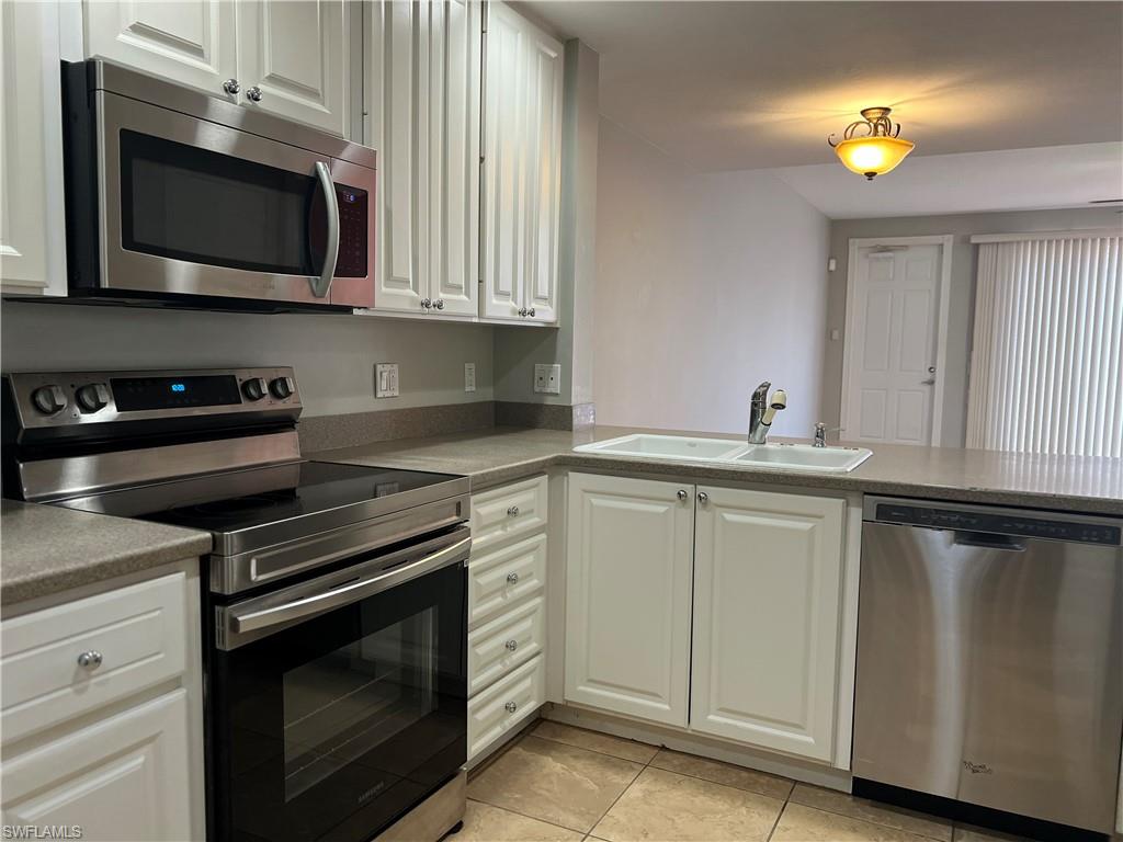 28234 Villagewalk Cir Property Photo 4