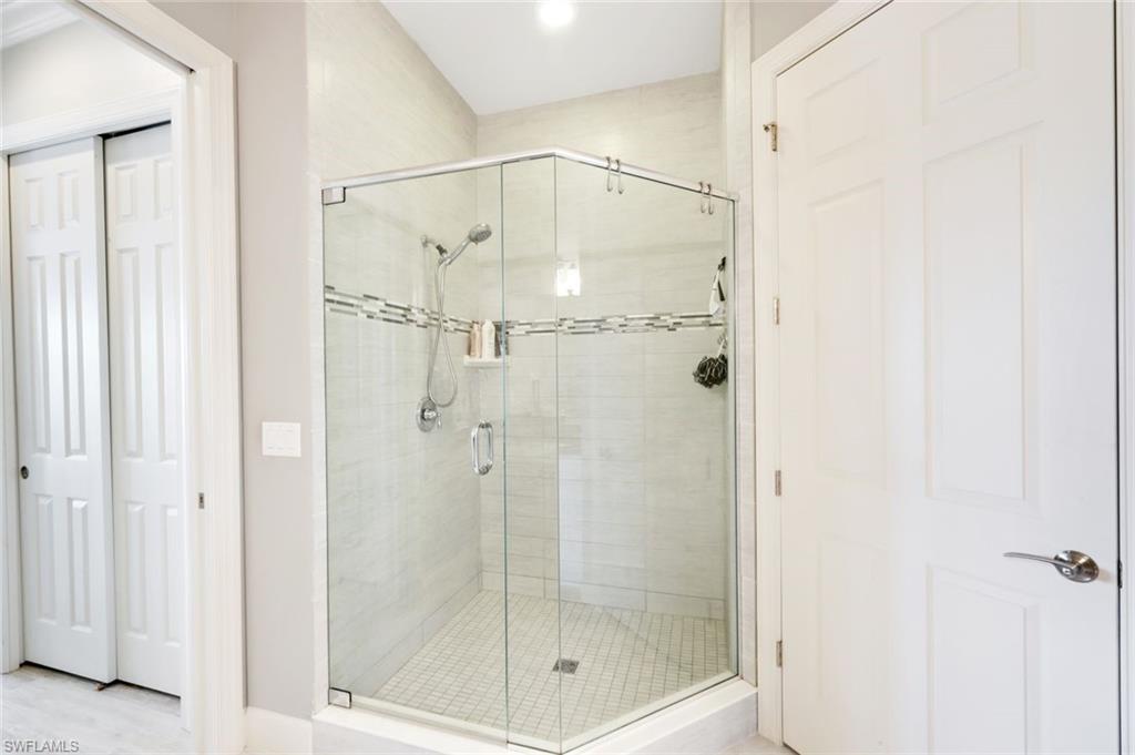 10240 Glastonbury Cir # 202 Property Photo 18