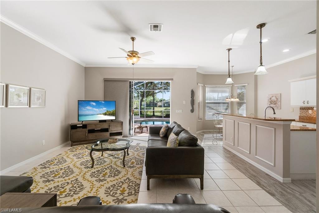 9011 Springview Loop Property Photo 11
