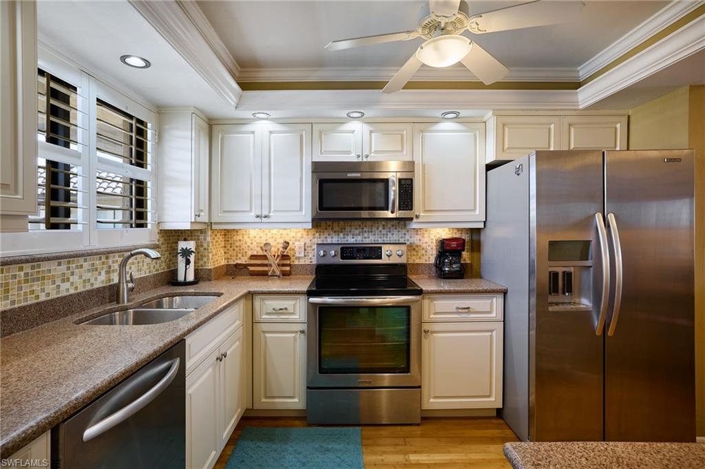 2121 Collier Ave # 518 Property Photo