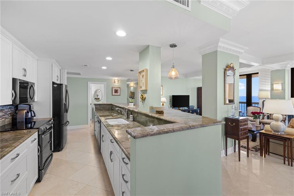 4001 Gulf Shore Blvd N Property Photo 13