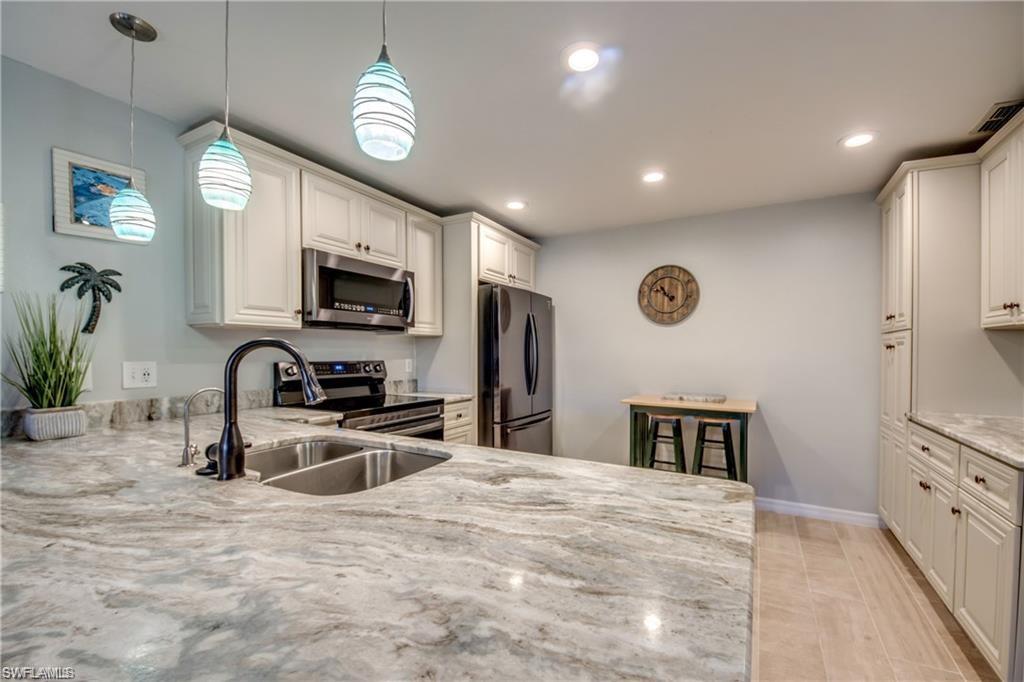 6337 Royal Woods Dr Property Photo