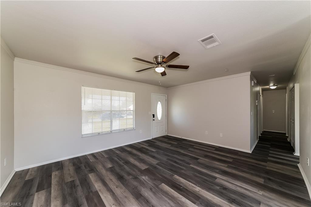 5726 Kenwood Dr Property Photo 3