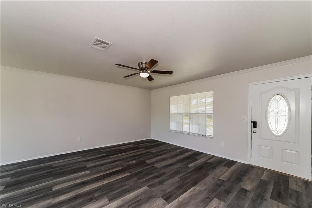 5726 Kenwood Dr Property Photo 4
