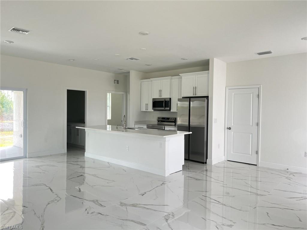 1252 Edna St E Property Photo