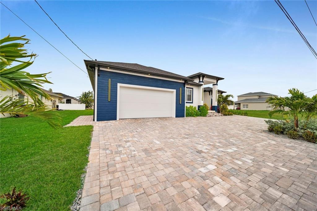 900 Building Real Estate Listings Main Image