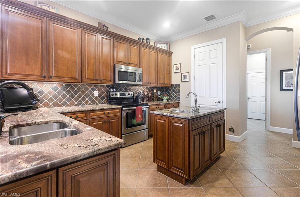 11208 Lithgow Ln Property Photo 14