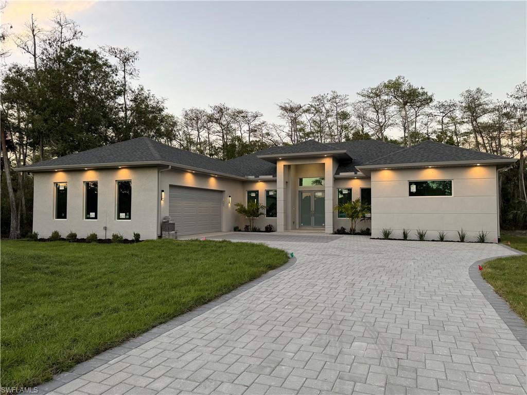 2461 Golden Gate Blvd E Property Photo