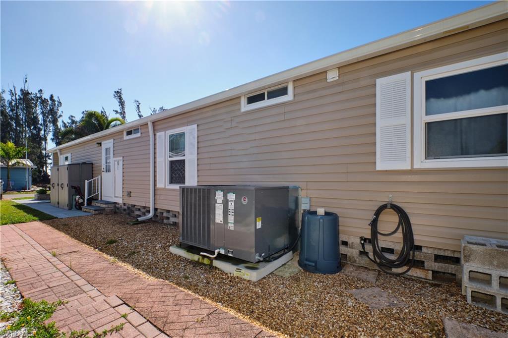 7127 Drum Dr Property Photo 4