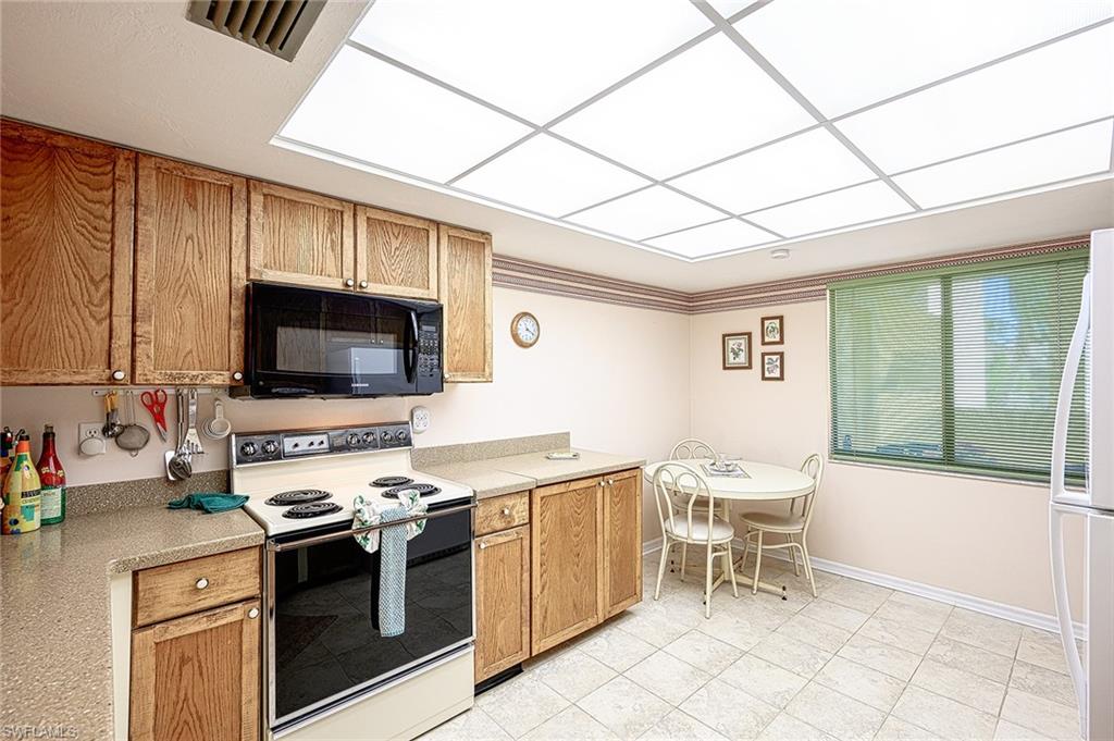 586 Beachwalk Cir # O206 Property Photo 9