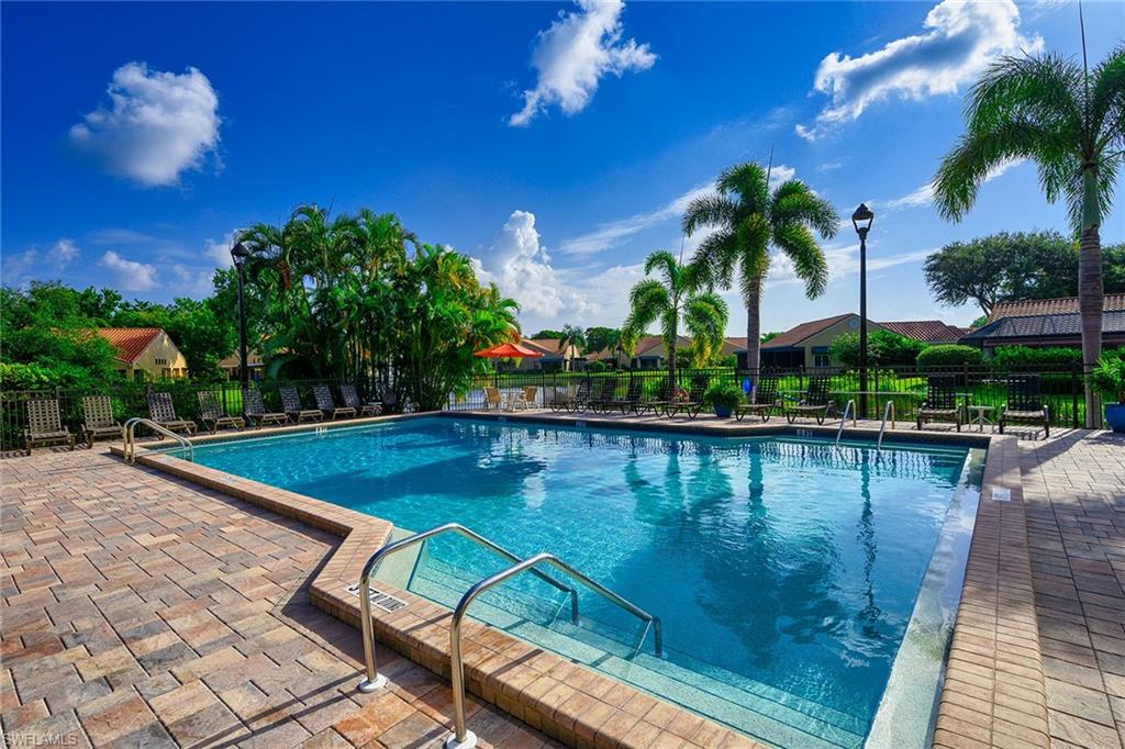 586 Beachwalk Cir # O206 Property Photo 25