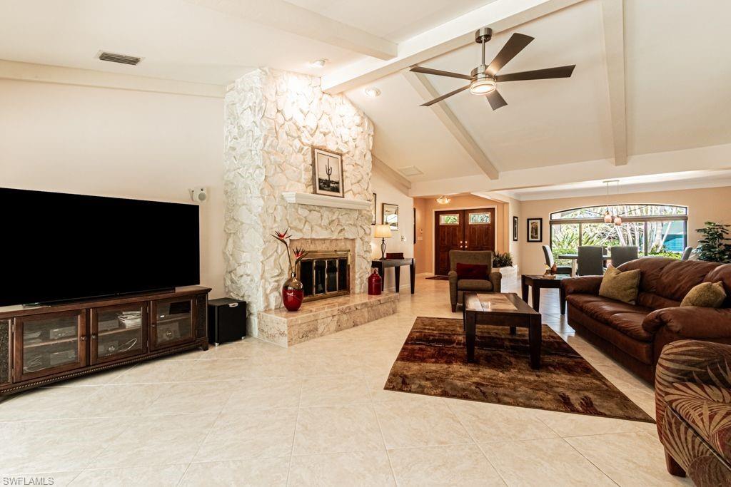 1323 Claret Ct Property Photo 7