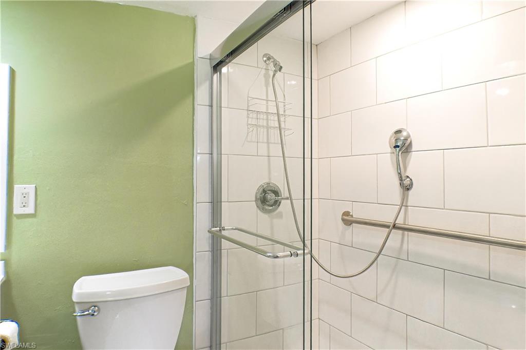 6777 Winkler Rd # 208 Property Photo 8