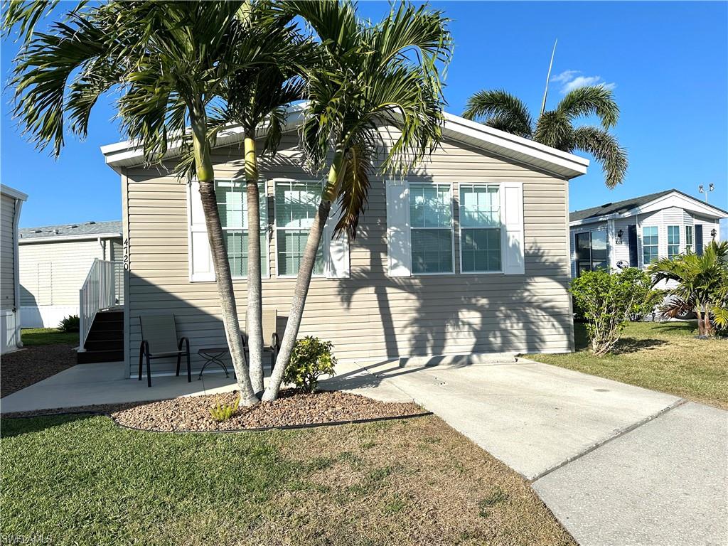 4720 Bayberry Way W Property Photo