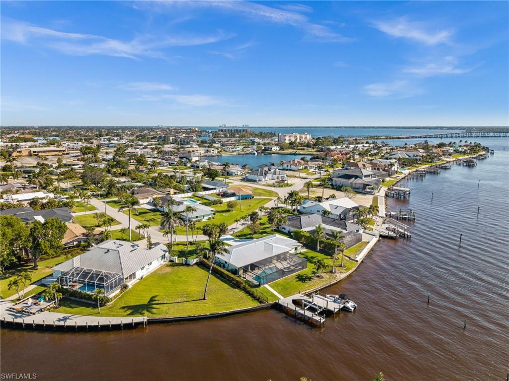 1600 Edith Esplanade Property Photo 2