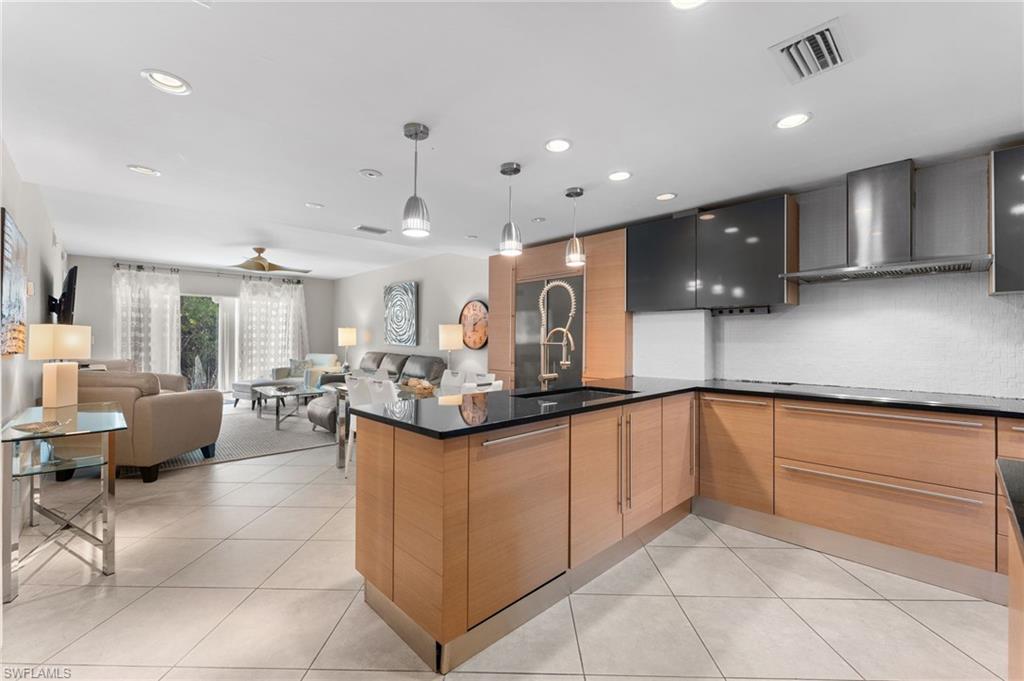 3001 Sandpiper Bay Cir # B103 Property Photo